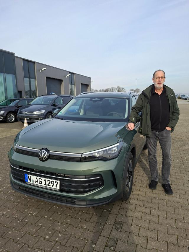 Fahrzeugübergabe eines Volkswagen Tiguan 