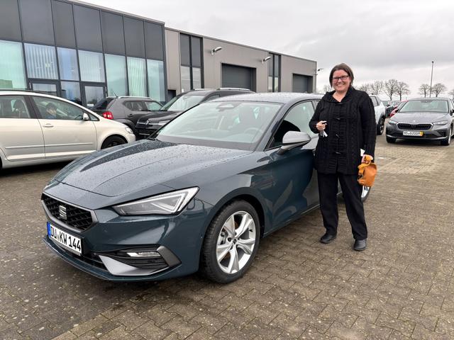 Fahrzeugübergabe eines Seat Leon 5-Türer 