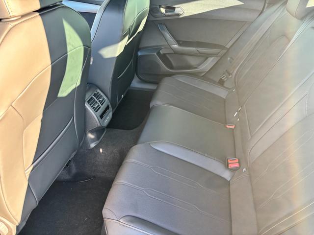 Cupra Leon Sportstourer Basis 1.5 TSI 150PS 6-Gang, 5 Jahre Garantie, SCHWARZ-METALLIC, AHK SCHWENKBAR, EDGE-PAKET, WINTER-PAKET, Elektr. Heckklappe, Dachreling, 18" Alu, Voll-LED-Scheinwerfer, 3Z-Climatronic, ACC/Tempomat, Digitales Cockpit, Full Link, Parksensoren v/h, Privacy-Glas 