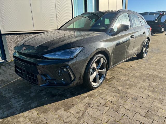 Cupra Leon Sportstourer - Basis 1.5 TSI 150PS 6-Gang, 5 Jahre Garantie, SCHWARZ-METALLIC, AHK SCHWENKBAR, EDGE-PAKET, WINTER-PAKET, Elektr. Heckklappe, Dachreling, 18" Alu, Voll-LED-Scheinwerfer, 3Z-Climatronic, ACC/Tempomat, Digitales Cockpit, Full Link, Parksensoren v/h, Privacy-Glas
