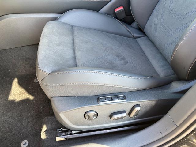 Cupra Leon Sportstourer Basis 1.5 TSI 150PS 6-Gang, 5J Garantie, SCHWARZ-METALLIC, MATRIX-LED, AHK SCHWENKBAR, EDGE-PAKET, DYNAMIC-DESIGN, Elektr. Heckklappe, Dachreling, 18" Alu, Voll-LED-Scheinwerfer, 3Z-Climatronic, ACC/Tempomat, Full Link, Parksensoren v/h, Privacy-Glas 