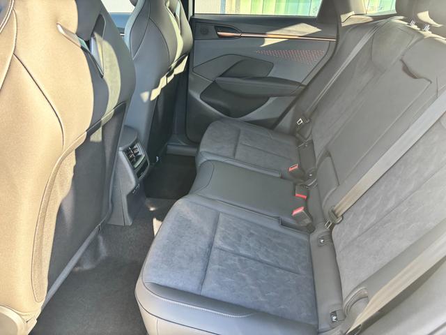 Cupra Terramar Basis 1.5 e-TSI 150PS DSG, 5J Garantie, WEISS-MET, AHK SCHWENKBAR, 19" Alu, NAVIGATION 19"; MATRIX-LED, KESSY, Alarm, Interieur Moon-Light, Elektr. Heckklappe, ACC, Climatronic, Parksensoren vorn/hinten, TOP-VIEW-Kamera,Intelligent-Drive-Paket, HEAD-UP-DISPLAY 