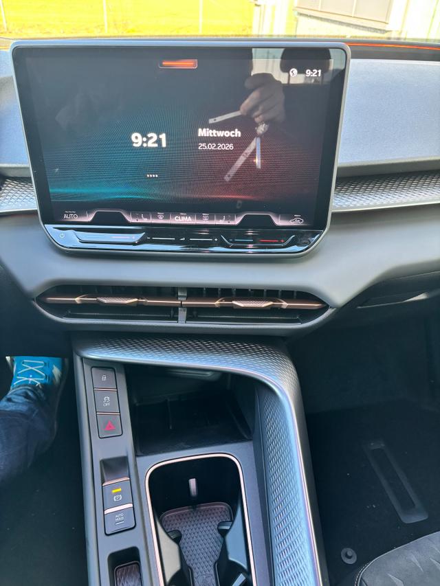 Cupra Terramar Basis 1.5 e-TSI 150PS DSG, 5J Garantie, WEISS-MET, AHK SCHWENKBAR, 19" Alu, NAVIGATION 19"; MATRIX-LED, KESSY, Alarm, Interieur Moon-Light, Elektr. Heckklappe, ACC, Climatronic, Parksensoren vorn/hinten, TOP-VIEW-Kamera,Intelligent-Drive-Paket, HEAD-UP-DISPLAY 