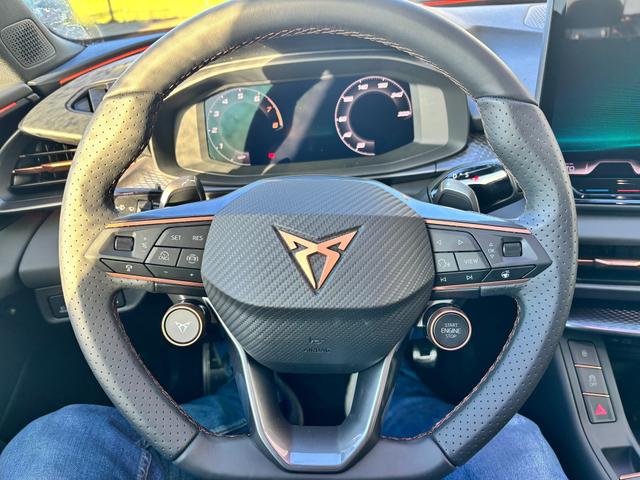 Cupra Terramar Basis 1.5 e-TSI 150PS DSG, 5J Garantie, WEISS-MET, AHK SCHWENKBAR, 19" Alu, NAVIGATION 19"; MATRIX-LED, KESSY, Alarm, Interieur Moon-Light, Elektr. Heckklappe, ACC, Climatronic, Parksensoren vorn/hinten, TOP-VIEW-Kamera,Intelligent-Drive-Paket, HEAD-UP-DISPLAY 