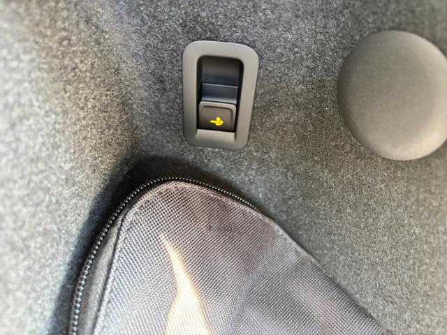 Cupra Terramar Basis 1.5 e-TSI 150PS DSG, 5J Garantie, WEISS-MET, AHK SCHWENKBAR, 19" Alu, NAVIGATION 19"; MATRIX-LED, KESSY, Alarm, Interieur Moon-Light, Elektr. Heckklappe, ACC, Climatronic, Parksensoren vorn/hinten, TOP-VIEW-Kamera,Intelligent-Drive-Paket, HEAD-UP-DISPLAY 