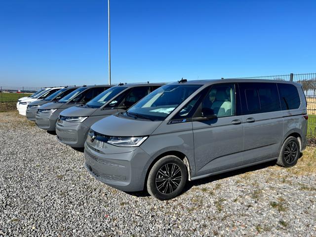 Volkswagen T7 Multivan Business 2.0 TDI 150PS DSG, 5J VW-Garantie, AHK, Family-Paket, 7-Sitzer+Armlehnen, Sitzheizung Digital Cockpit PRO, 17" ALU, IQ.LIGHT LED-MATRIX, 3ZCLIMATRONIC, PRIVACY-GLAS, Parksensoren v/h, KAMERA, 2x Schiebet&uuml;re, ACC, SideAssist, M-Lederlenkrad, Radio 10" 