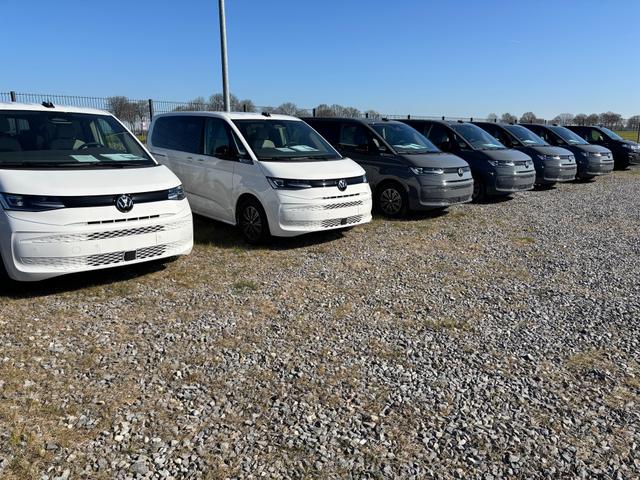 Volkswagen T7 Multivan Business 2.0 TDI 150PS DSG, 5J VW-Garantie, AHK, Family-Paket, 7-Sitzer+Armlehnen, Sitzheizung Digital Cockpit PRO, 17" ALU, IQ.LIGHT LED-MATRIX, 3ZCLIMATRONIC, PRIVACY-GLAS, Parksensoren v/h, KAMERA, 2x Schiebet&uuml;re, ACC, SideAssist, M-Lederlenkrad, Radio 10" 