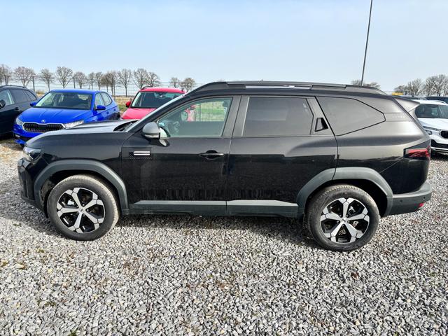 Dacia Bigster Journey hybrid 155 (FULL-HYBRID) (Benzin+Elektro) AUTOMATIK, SCHWARZ-MET + WINTER-PAKET (Vordersitze, Lenkrad, Frontscheibe beheizt) PARKING (Toter-Winkel, 360&deg;Kamera, Parksensoren vorn/hinten), Klimaautomatik, Privacy, NAVI, ELEK. HECKKLAPPE, 18" Alu, ACC 
