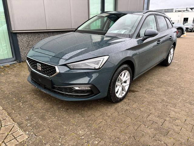 Seat Leon Sportstourer - Style 1.5 TSI 115PS, Fjord-Blau, 5 Jahre Garantie, 16" ALU, MATRIX-LED, Privacy-Glas, Winter-Paket, 3-Zonen-Climatronic, ParkAssist, Parksensoren v/h, R&uuml;ckfahrkamera, Radio 10,4" + Full-Link, Tempomat, M-Lederlenkrad, variabler Ladeboden