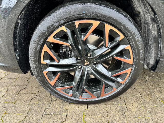 Cupra Terramar VZ 2.0 TSI 265PS DSG 4DRIVE(ALLRAD), 5J Garantie, 20" Alu HADRON, AHK SCHWENKBAR, MATRIX-LED, NAVI 12,9", INTERIOR MOON-LIGHT, Elektr. Heckklappe, 3Z-Climatronic, DCC, ACC, Alarm, Kessy, Privacy-Glas, PDC v/h, TOP-VIEW-Kamera, M-Lederlenkrad beheizt, HEAD-UP 