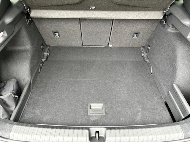 Cupra Terramar VZ 2.0 TSI 265PS DSG 4DRIVE(ALLRAD), 5J Garantie, 20" Alu HADRON, AHK SCHWENKBAR, MATRIX-LED, NAVI 12,9", INTERIOR MOON-LIGHT, Elektr. Heckklappe, 3Z-Climatronic, DCC, ACC, Alarm, Kessy, Privacy-Glas, PDC v/h, TOP-VIEW-Kamera, M-Lederlenkrad beheizt, HEAD-UP 