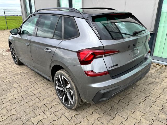 Skoda Kamiq Monte Carlo 1.0 TSI 115PS DSG, GRAU-MET/Dach schwarz, 18" ALU, AHK-VORBEREITUNG, Panoramadach, Matrix-LED, Parksensoren v/h, Kamera, Tempomat, Virtual Cockpit (8"!!), Kessy, Winter-Paket, Climatronic, Radio 8", SmartLink, NSW, Sport-M-Lederlenkrad beheizt, Dachreling 