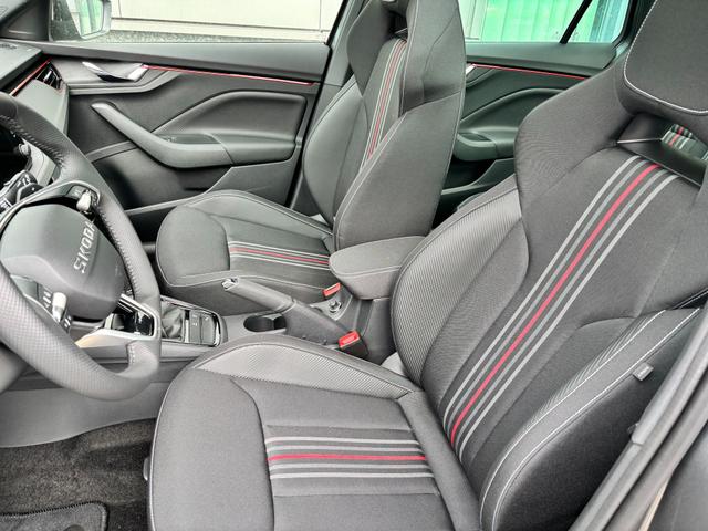 Skoda Kamiq Monte Carlo 1.0 TSI 115PS DSG, GRAU-MET/Dach schwarz, 18" ALU, AHK-VORBEREITUNG, Panoramadach, Matrix-LED, Parksensoren v/h, Kamera, Tempomat, Virtual Cockpit (8"!!), Kessy, Winter-Paket, Climatronic, Radio 8", SmartLink, NSW, Sport-M-Lederlenkrad beheizt, Dachreling 