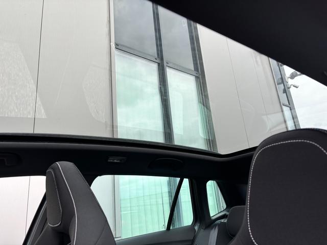 Skoda Kamiq Monte Carlo 1.0 TSI 115PS DSG, GRAU-MET/Dach schwarz, 18" ALU, AHK-VORBEREITUNG, Panoramadach, Matrix-LED, Parksensoren v/h, Kamera, Tempomat, Virtual Cockpit (8"!!), Kessy, Winter-Paket, Climatronic, Radio 8", SmartLink, NSW, Sport-M-Lederlenkrad beheizt, Dachreling 