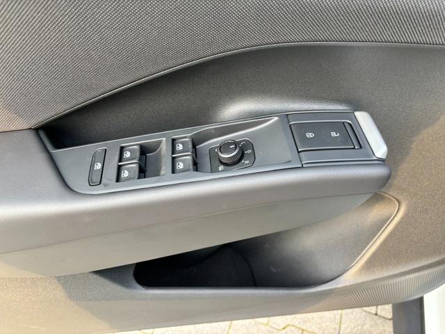 Volkswagen T-Roc Style 1.5 eTSI mild-hybrid 150PS DSG, 17" Alu, ErgoActive Sitze + Massage, Sitzheizung, M-Lederlenkrad beheizt, Keyless, Digital Cockpit Pro, Alarmanlage, ACC Tempomat, 3Z-Climatronic, ParkAssist Kamera, Radio 12,9"/Wireless App-Connect, LED-Scheinwerfer PLUS 