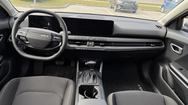 Kia K4 Silver 1.0 T-GDI 115PS, 7 Jahre Garantie, 16" Alu, NAVI 12,3", Parksensoren vo/hi, R&uuml;ckfahrkamera, Alarm, ACC, Klimaanlage 