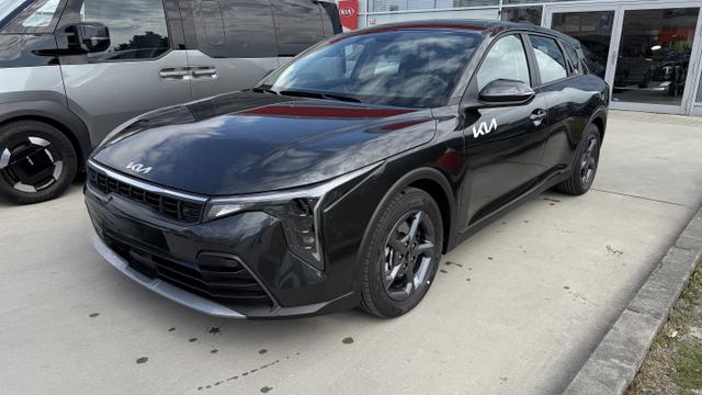 Kia K4 Silver 1.0 T-GDI 115PS, 7 Jahre Garantie, 16" Alu, NAVI 12,3", Parksensoren vo/hi, R&uuml;ckfahrkamera, Alarm, ACC, Klimaanlage 