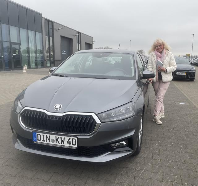 Fahrzeugübergabe eines Skoda Fabia 