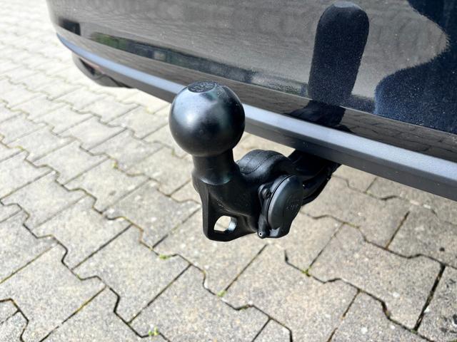 Skoda Octavia Combi Selection 2.0 TDI 150PS DSG, 5J GARANTIE, 16"ALU, ANH&Auml;NGERKUPPLUNG, FRONTSCHEIBE BEHEIZT, LENKRAD KESSY, ALARM, ELEKTR. HECKKLAPPE, Climatronic, Parksensoren vo/hi, R&uuml;ckfahrkamera, Virtual Cockpit 10", Sitzheizung, NAVI 13", ACC-Tempomat 