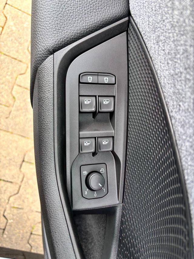 Skoda Octavia Combi Selection 2.0 TDI 150PS DSG, 5J GARANTIE, 16"ALU, ANH&Auml;NGERKUPPLUNG, FRONTSCHEIBE BEHEIZT, LENKRAD KESSY, ALARM, ELEKTR. HECKKLAPPE, Climatronic, Parksensoren vo/hi, R&uuml;ckfahrkamera, Virtual Cockpit 10", Sitzheizung, NAVI 13", ACC-Tempomat 