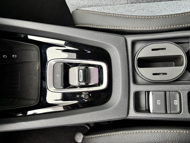 Skoda Octavia Combi Selection 2.0 TDI 150PS DSG, 5J GARANTIE, 16"ALU, ANH&Auml;NGERKUPPLUNG, FRONTSCHEIBE BEHEIZT, LENKRAD KESSY, ALARM, ELEKTR. HECKKLAPPE, Climatronic, Parksensoren vo/hi, R&uuml;ckfahrkamera, Virtual Cockpit 10", Sitzheizung, NAVI 13", ACC-Tempomat 