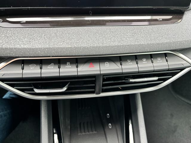 Skoda Octavia Combi Selection 2.0 TDI 150PS DSG, 5J GARANTIE, 16"ALU, ANH&Auml;NGERKUPPLUNG, FRONTSCHEIBE BEHEIZT, LENKRAD KESSY, ALARM, ELEKTR. HECKKLAPPE, Climatronic, Parksensoren vo/hi, R&uuml;ckfahrkamera, Virtual Cockpit 10", Sitzheizung, NAVI 13", ACC-Tempomat 