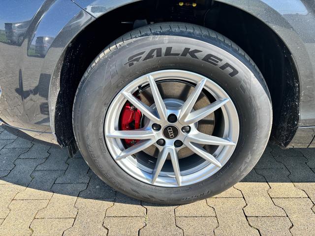 Audi Q3 Basis 2.0 TFSI quattro (Allrad) 204PS S-Tronic (Automatik), TECHPAKET PRO, Grau-Metallic, DIGITALE MATRIX-LED, Sportsitze, Elektr. Heckklappe, MMI Navigation plus, Sitzheizung, Klimaautomatik, ParkAssist Parksensoren, Privacy-Glas 