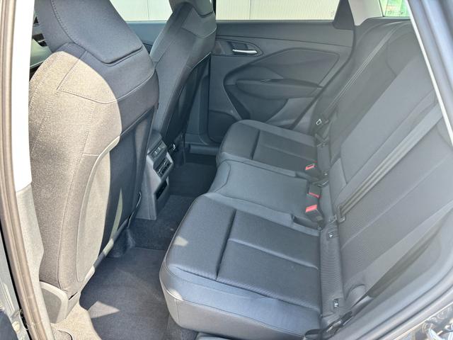 Audi Q3 Basis 2.0 TFSI quattro (Allrad) 204PS S-Tronic (Automatik), TECHPAKET PRO, Grau-Metallic, DIGITALE MATRIX-LED, Sportsitze, Elektr. Heckklappe, MMI Navigation plus, Sitzheizung, Klimaautomatik, ParkAssist Parksensoren, Privacy-Glas 