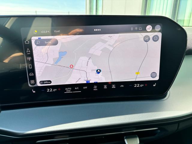 Audi Q3 Sportback Basis 2.0 TFSI quattro (Allrad) 204PS S-Tronic (Automatik), 17" Alufelgen, Elektr. Heckklappe, MMI Navigation plus, Sitzheizung, 3-Zonen-Klimaautomatik, Parksensoren vorn/hinten, M-Lederlenkrad, Tempomat, Virtual Cockpit 