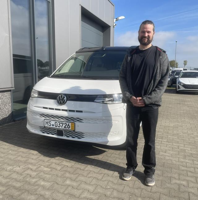 Fahrzeugübergabe eines VW T7 California 