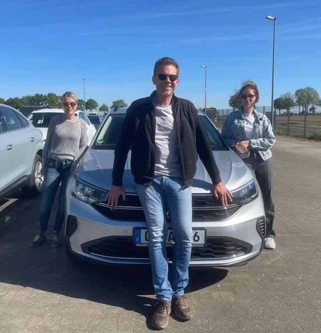 Fahrzeugübergabe eines Volkswagen Taigo 