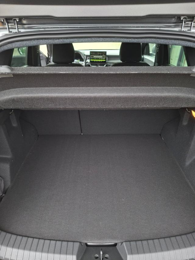 Dacia Duster Journey hybrid-G 150 (Benzin+LPG) 4x4 (ALLRAD) AUTOMATIK, GRAU-MET+WINTER-PAKET (Vordersitze/Lenkrad/Frontscheibe beheizt) + PARKING-PAKET (Toter-Winkel-Assistent, 360&deg;-Kamera, Parksensoren vorn), hinten, Klimaautomatik, Tempomat, NAVI, 18" ALU 