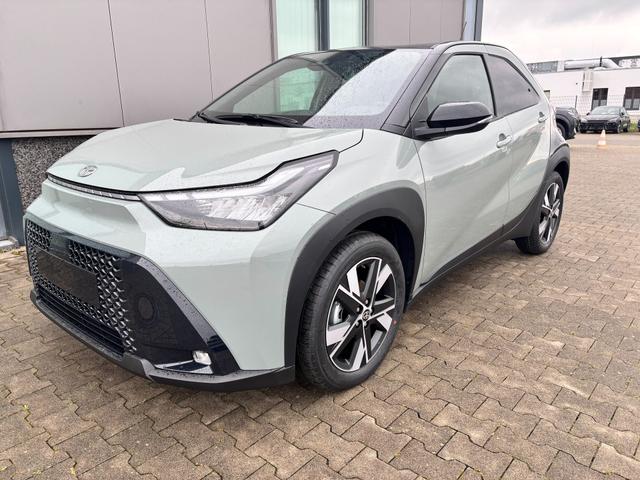 Toyota Aygo X - Play 1.5 Hybrid 115PS CVT/AUTOMATIK, 3 Jahre Garantie, 17" Alufelgen, Sitzheizung, R&uuml;ckfahrkamera, Klimaautomatik, Audiosystem 9" + Smartphone-Integration, Lederlenkrad, ACC, ZV mit Fernbedienung