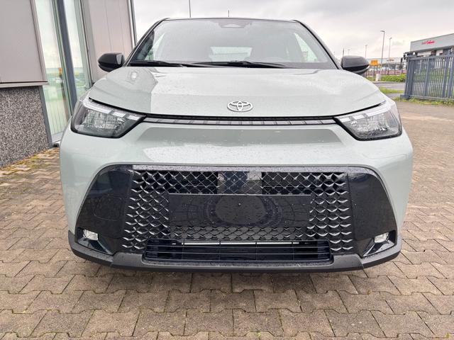 Toyota Aygo X Play 1.5 Hybrid 115PS CVT/AUTOMATIK, 3 Jahre Garantie, 17" Alufelgen, Sitzheizung, R&uuml;ckfahrkamera, Klimaautomatik, Audiosystem 9" + Smartphone-Integration, Lederlenkrad, ACC, ZV mit Fernbedienung 