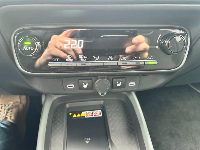 Toyota Aygo X Play 1.5 Hybrid 115PS CVT/AUTOMATIK, 3 Jahre Garantie, 17" Alufelgen, Sitzheizung, R&uuml;ckfahrkamera, Klimaautomatik, Audiosystem 9" + Smartphone-Integration, Lederlenkrad, ACC, ZV mit Fernbedienung 