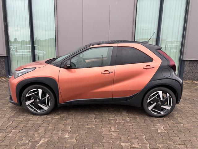 Toyota Aygo X Play 1.5 Hybrid 115PS CVT/AUTOMATIK, 3 Jahre Garantie, 17" Alufelgen, Sitzheizung, R&uuml;ckfahrkamera, Klimaautomatik, Audiosystem 9" + Smartphone-Integration, Lederlenkrad, ACC, ZV mit Fernbedienung 
