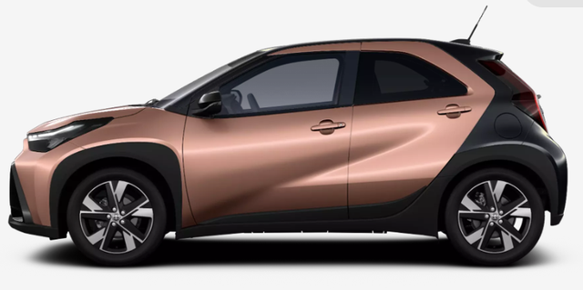 Toyota Aygo X Pulse 1.5 Hybrid 115PS CVT/AUTOMATIK, 3 Jahre Garantie, 17" Alufelgen, Cinnamon-Metallic/Dach schwarz, Privacy-Glas, Sitzheizung, R&uuml;ckfahrkamera, Klimaautomatik, Audiosystem 9" + Smartphone-Integration, Lederlenkrad, ACC, ZV mit Fernbedienung, LED-Scheinwerfer 