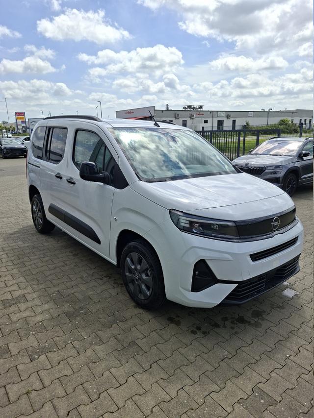 Opel Combo N1 Edition 1.5 Diesel 130PS AUTOMATIK, 5-Sitzer, Kaolin-Wei&szlig;, NAVI, Parksensoren hinten, R&uuml;ckfahrkamera, KEYLESS, 2-Zonen-Klimaautomatik, Schiebet&uuml;re links/rechts, 16" Alu, Abgedunkelte Scheiben Tempomat, IntelliLux Matrix-Licht 
