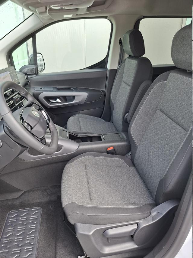 Opel Combo N1 Edition 1.5 Diesel 130PS AUTOMATIK, 5-Sitzer, Kontrast-Grau Metallic, NAVI, Parksensoren hinten, R&uuml;ckfahrkamera, KEYLESS, 2-Zonen-Klimaautomatik, Schiebet&uuml;re links/rechts, 16" Alu, Abgedunkelte Scheiben Tempomat, IntelliLux Matrix-Licht 