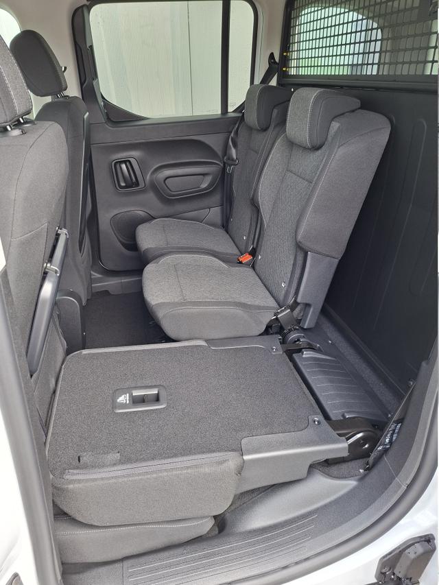 Opel Combo N1 Edition 1.5 Diesel 130PS AUTOMATIK, 5-Sitzer, Kontrast-Grau Metallic, NAVI, Parksensoren hinten, R&uuml;ckfahrkamera, KEYLESS, 2-Zonen-Klimaautomatik, Schiebet&uuml;re links/rechts, 16" Alu, Abgedunkelte Scheiben Tempomat, IntelliLux Matrix-Licht 