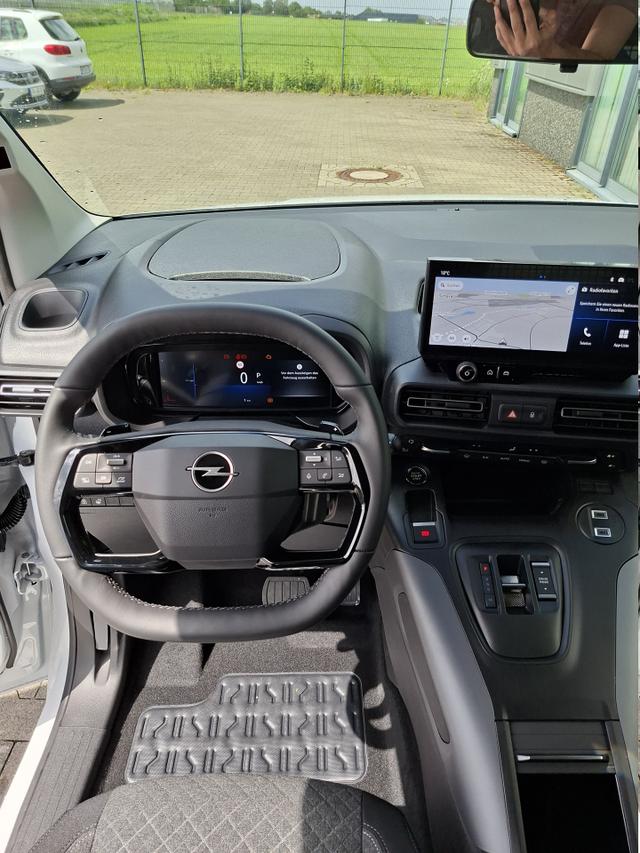 Opel Combo N1 Edition 1.5 Diesel 130PS AUTOMATIK, 5-Sitzer, Kontrast-Grau Metallic, NAVI, Parksensoren hinten, R&uuml;ckfahrkamera, KEYLESS, 2-Zonen-Klimaautomatik, Schiebet&uuml;re links/rechts, 16" Alu, Abgedunkelte Scheiben Tempomat, IntelliLux Matrix-Licht 