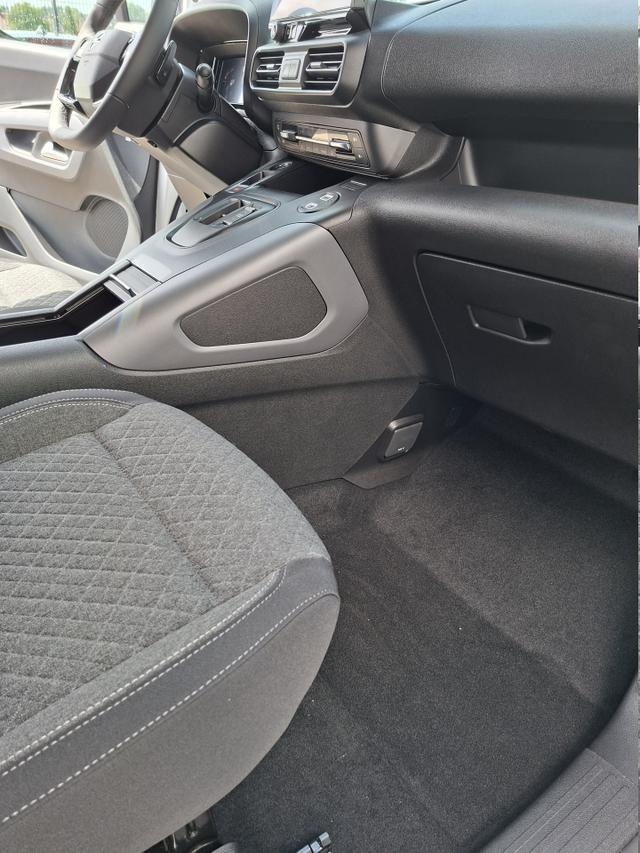 Opel Combo N1 Edition 1.5 Diesel 130PS AUTOMATIK, 5-Sitzer, Kontrast-Grau Metallic, NAVI, Parksensoren hinten, R&uuml;ckfahrkamera, KEYLESS, 2-Zonen-Klimaautomatik, Schiebet&uuml;re links/rechts, 16" Alu, Abgedunkelte Scheiben Tempomat, IntelliLux Matrix-Licht 