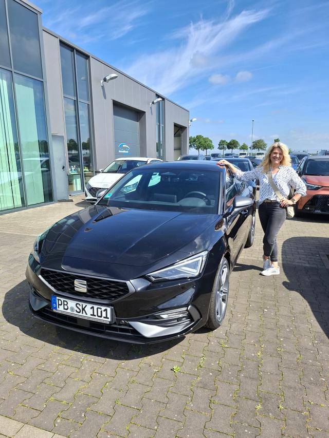 Fahrzeugübergabe eines Seat Leon 5-Türer 