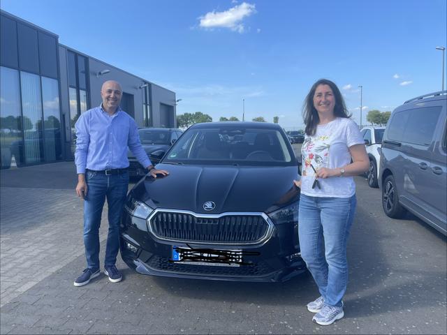 Fahrzeugübergabe eines Skoda Fabia 