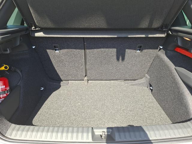 Skoda Kamiq Monte Carlo 1.5 TSI 150PS DSG (AUTOMATIK), Grau-Met, PANORAMDACH, MATRIX-LED, SITZHEIZUNG, Sport-M-Lederlenkrad beheizt, SunSet, 2Z-Climatronic, Parksensoren vorn/hinten, R&uuml;ckfahrkamera, Kessy, Radio 8,25"+SmartLink, Virtual Cockpit, 17" Alu, Tempomat 