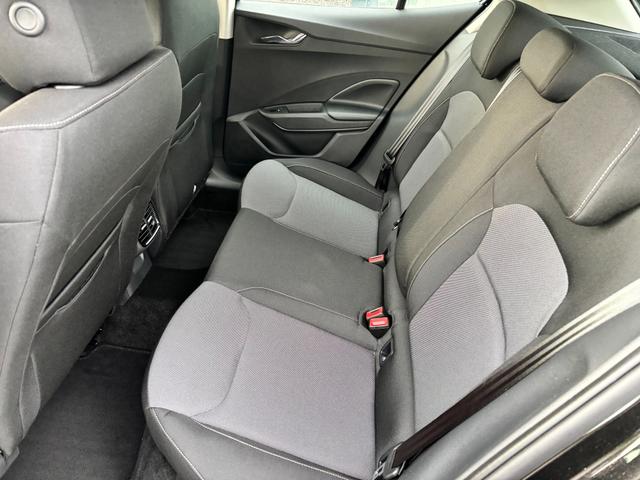 Skoda Fabia Extra Plus 1.0 TSI 116PS, 5 Jahre Garantie, SMOKEY-SILBER METALLIC, CLIMATRONIC, BEHEIZTE FRONTSCHEIBE, SITZHEIZUNG, M-Lederlenkrad BEHEIZT, 15" ALU, Parksensoren hinten, R&uuml;ckfahrkamera, Infotainment 8", Virtual Cockpit, Tempomat, NSW, Wireless SmartLink 