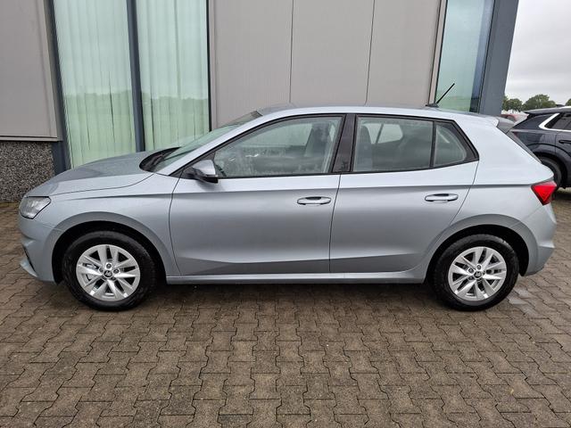 Skoda Fabia Extra Plus 1.0 TSI 116PS, 5 Jahre Garantie, SMOKEY-SILBER METALLIC, CLIMATRONIC, BEHEIZTE FRONTSCHEIBE, SITZHEIZUNG, M-Lederlenkrad BEHEIZT, 15" ALU, Parksensoren hinten, R&uuml;ckfahrkamera, Infotainment 8", Virtual Cockpit, Tempomat, NSW, Wireless SmartLink 