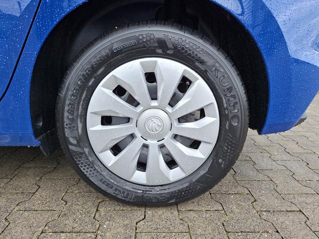 Skoda Fabia Extra 1.0 80PS, 5 Jahre Garantie, Energy-Blau, Klimaanlage, Parksensoren hinten, Infotainment 8", Virtual Cockpit, LED-Scheinwerfer, Nebelscheinwerfer, Wireless SmartLink (Navi-Funktion &uuml;ber Smartphone), Armlehne vorn, Fu&szlig;matten 