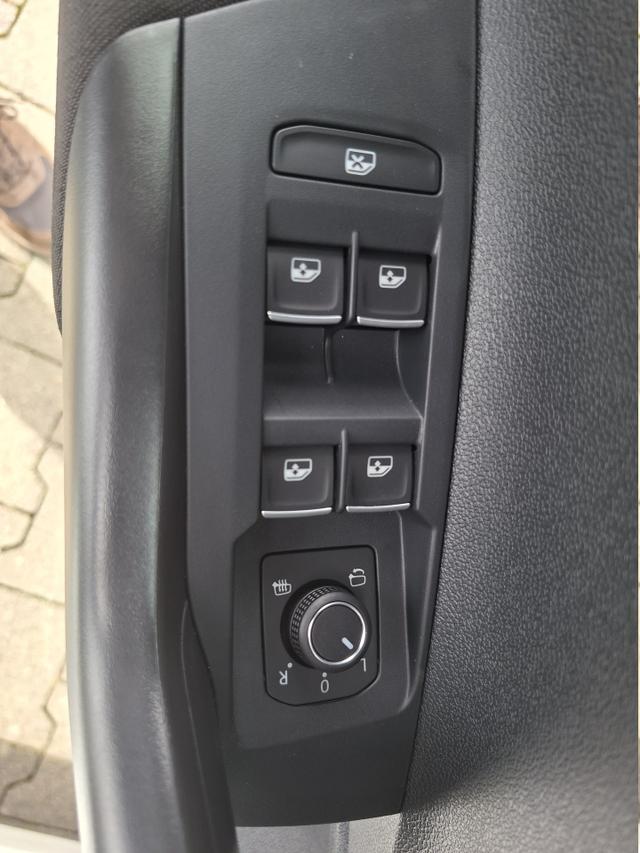 Volkswagen Taigo R-Line Limited 1.0 TSI 115PS DSG/AUTOMATIK, PURE-WHITE/DACH SCHWARZ, DESIGN-PACK BLACK, CLIMATRONIC, SITZHEIZUNG, 18" Alu, LED-MATRIX IQ LIGHT, Keyless, Sicht-Paket, R&uuml;ckfahrkamera, Parksensoren vo/hi, Abgedunkelte Scheiben, Radio Ready2Discover/App-Connect, Sportsitze 