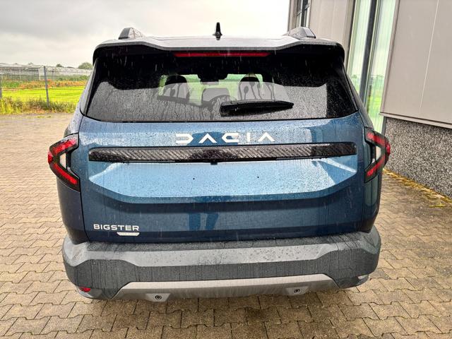 Dacia Bigster Journey FULL-HYBRID 155 (Benzin+Elektro), BLAU-METALLIC/DACH SCHWARZ, BEHEIZTE FRONTSCHEIBE, SITZHEIZUNG, LENRADKRADHEIZUNG, TOTER-WINKEL-ASSISTENT, PARKSENSOREN VORN/HINTEN, MULTIVIEW-KAMERA, 18" ALUFELGEN, PRIVACY-GLAS, NAVIGATION, ELEKTR. HECKKLAPPE, ACC 
